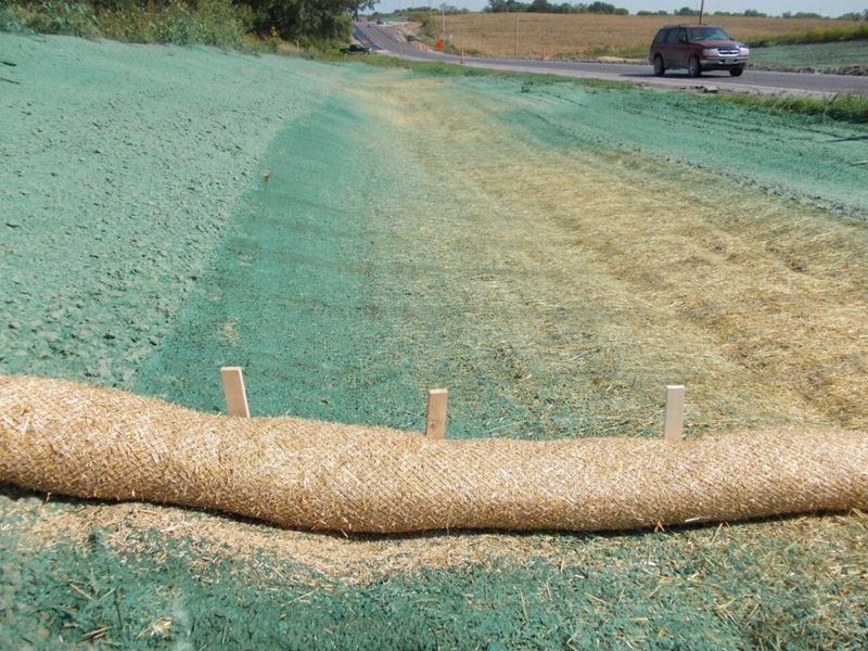 Straw Logs & Wattles Image